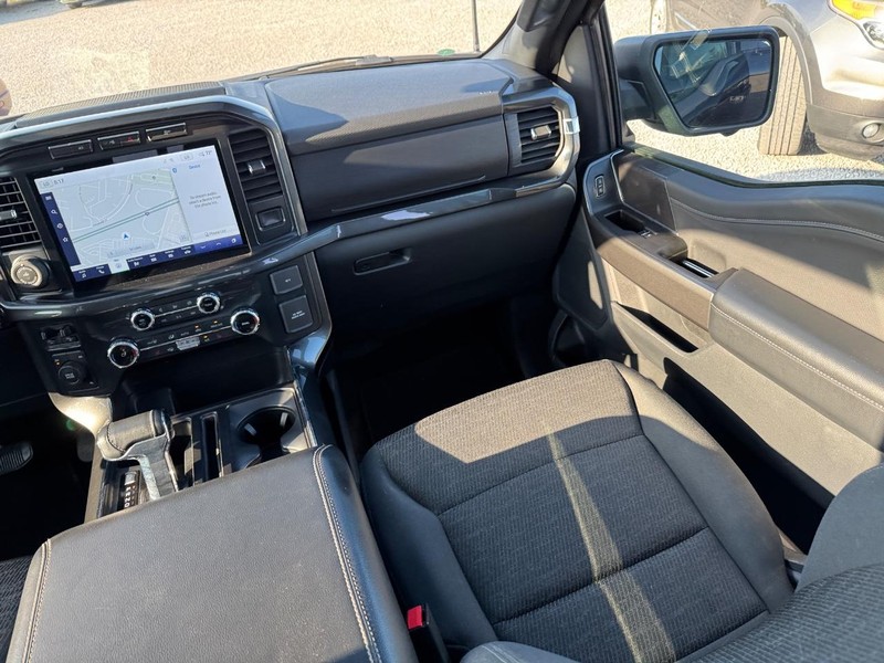 Ford F-150 Vehicle Full-screen Gallery Image 17