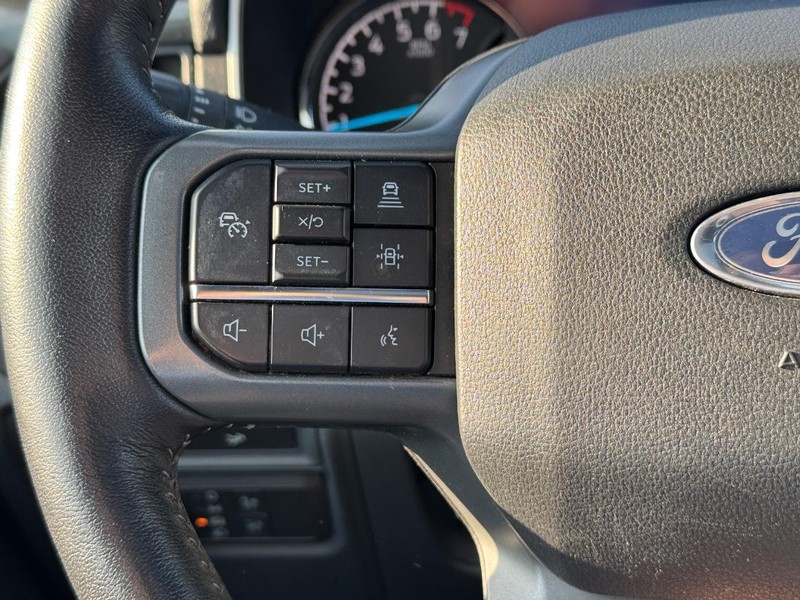 Ford F-150 Vehicle Full-screen Gallery Image 21