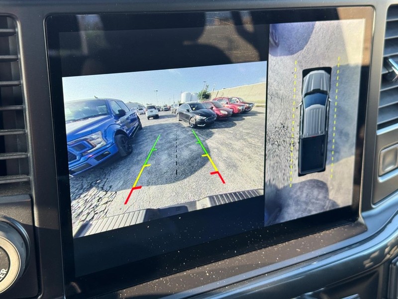 Ford F-150 Vehicle Full-screen Gallery Image 24