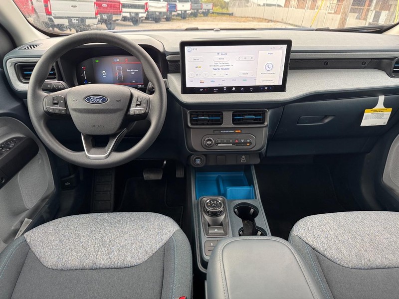 Ford Maverick Vehicle Full-screen Gallery Image 12