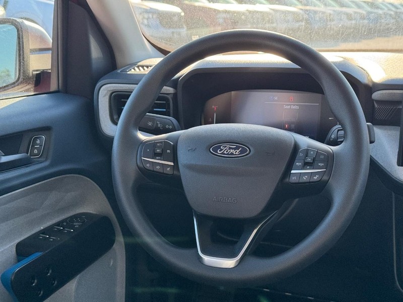 Ford Maverick Vehicle Full-screen Gallery Image 14