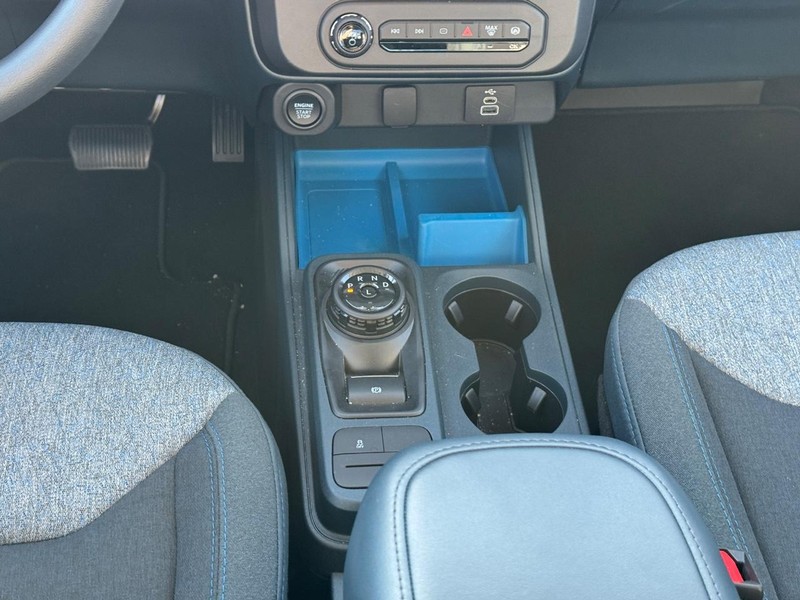 Ford Maverick Vehicle Full-screen Gallery Image 16