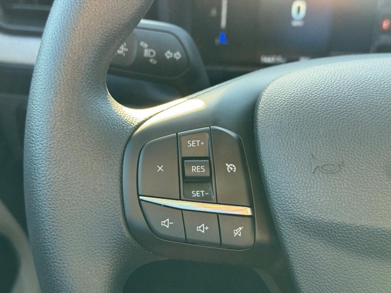 Ford Maverick Vehicle Full-screen Gallery Image 21