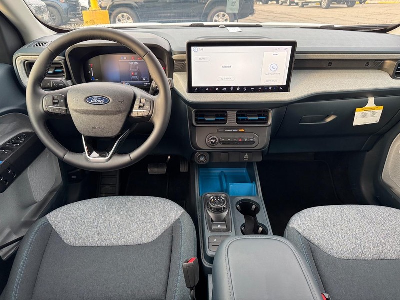 Ford Maverick Vehicle Full-screen Gallery Image 13