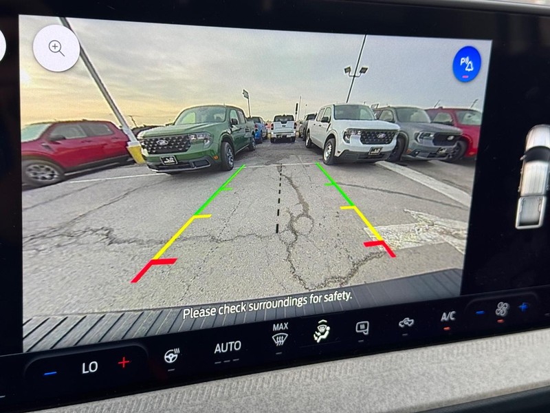 Ford Maverick Vehicle Full-screen Gallery Image 23