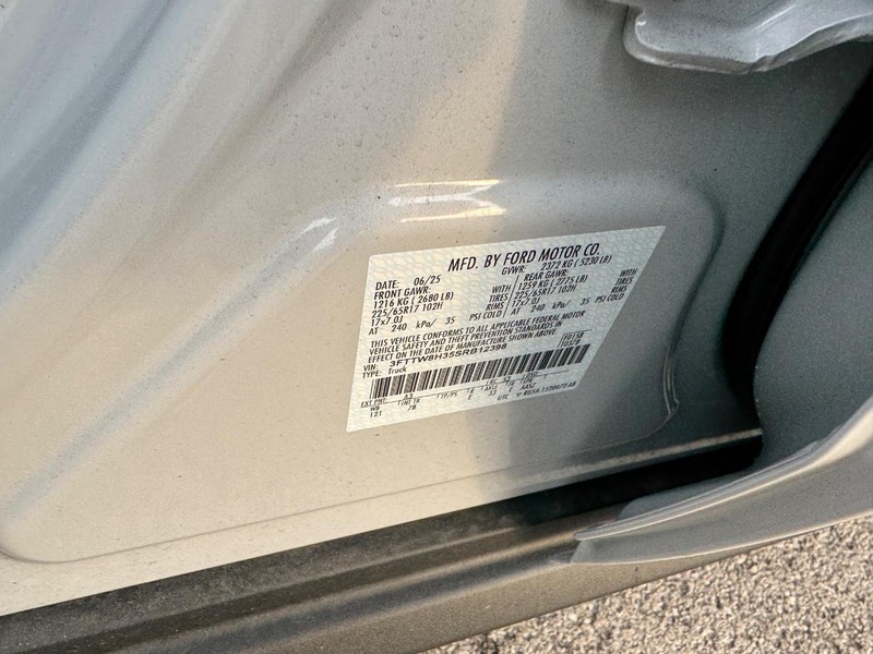 Ford Maverick Vehicle Full-screen Gallery Image 24