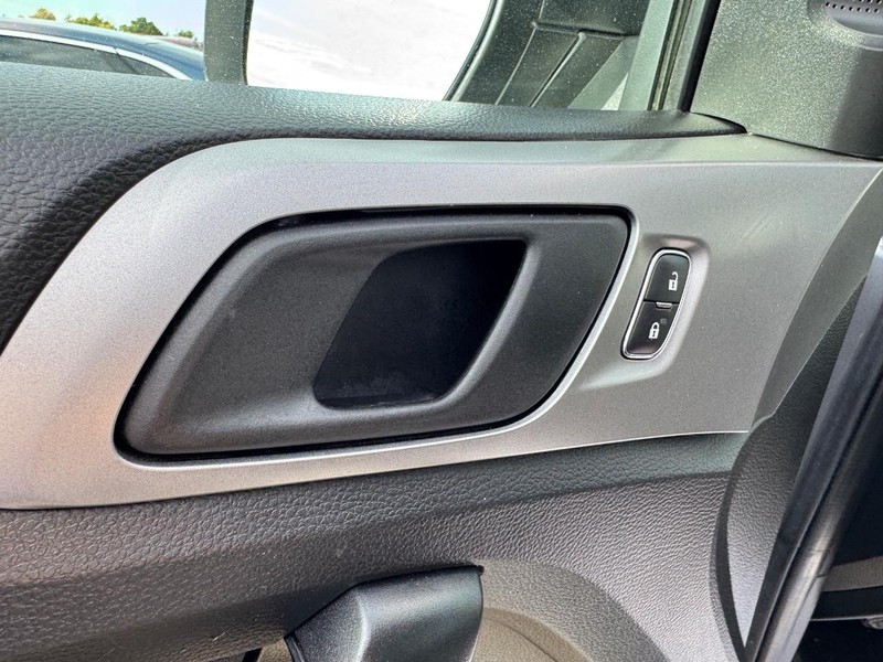 Ford Ranger Vehicle Full-screen Gallery Image 19