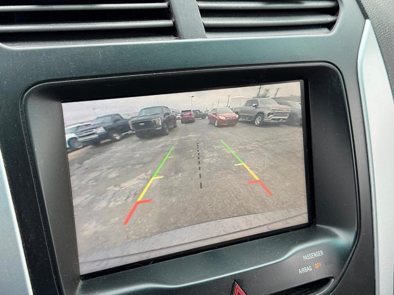 Ford Explorer Vehicle Full-screen Gallery Image 24