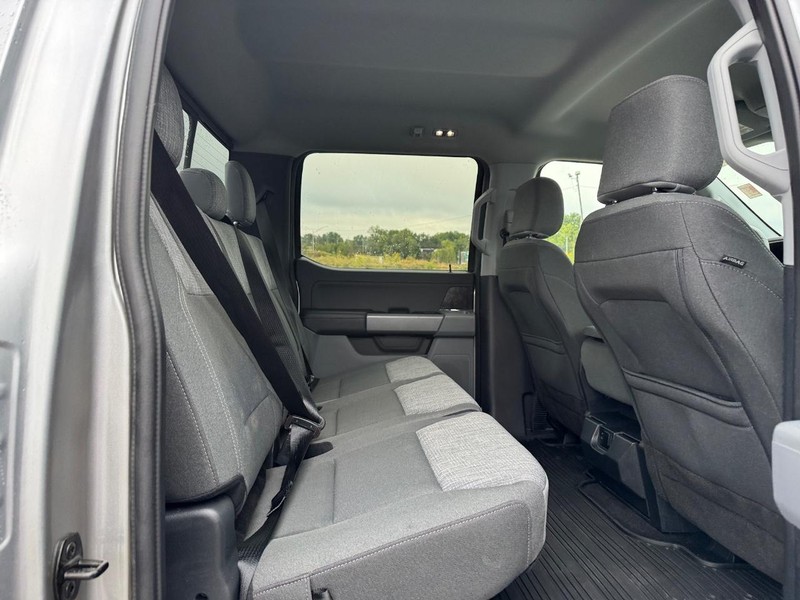Ford F-150 Vehicle Full-screen Gallery Image 13