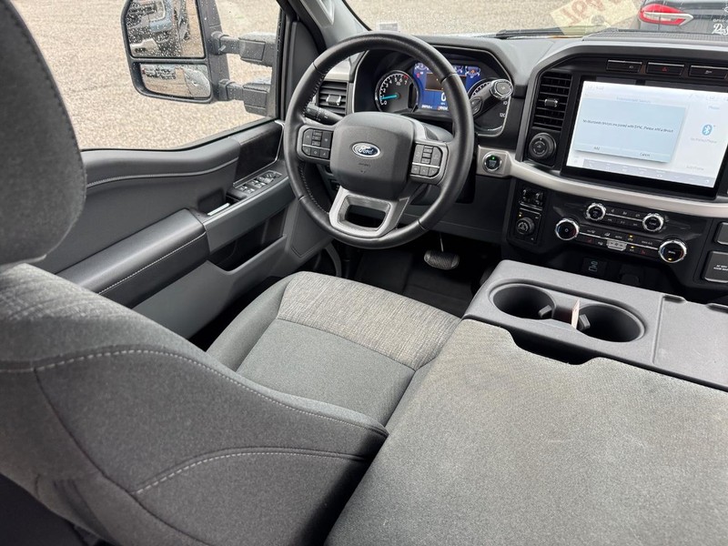 Ford F-150 Vehicle Full-screen Gallery Image 14