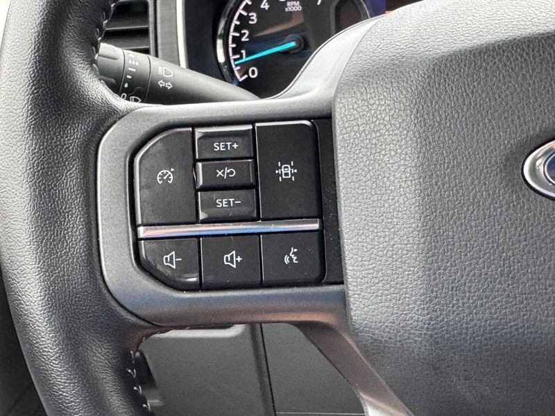 Ford F-150 Vehicle Full-screen Gallery Image 20