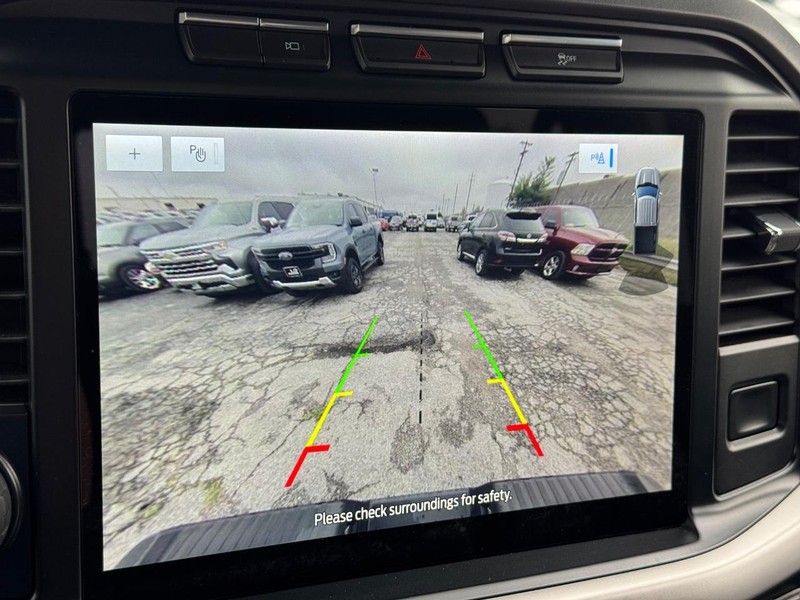 Ford F-150 Vehicle Full-screen Gallery Image 23
