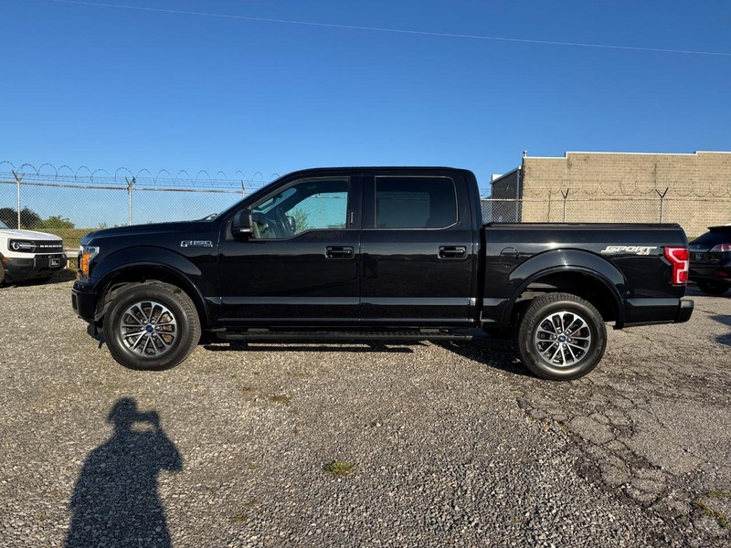 Ford F-150 Vehicle Full-screen Gallery Image 11