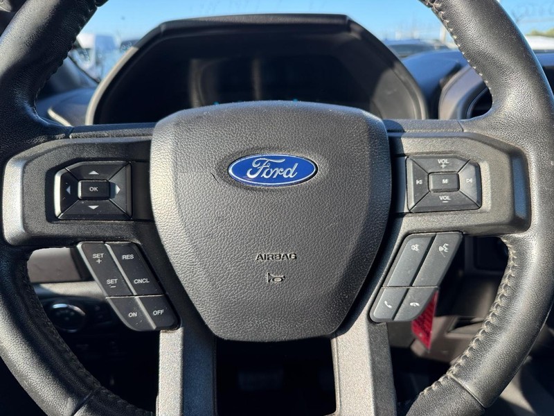 Ford F-150 Vehicle Full-screen Gallery Image 20