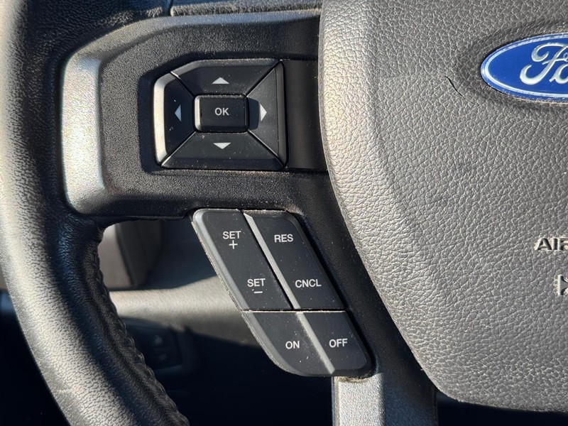 Ford F-150 Vehicle Full-screen Gallery Image 21