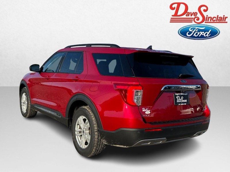 Ford Explorer Vehicle Full-screen Gallery Image 09