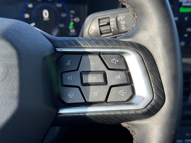 Ford Mustang Vehicle Full-screen Gallery Image 21