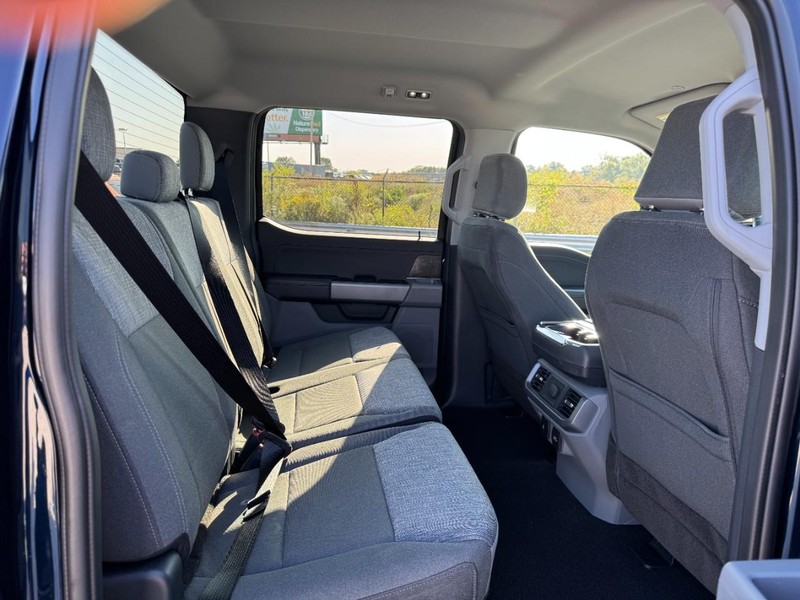 Ford F-150 Vehicle Full-screen Gallery Image 13