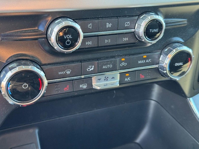 Ford F-150 Vehicle Full-screen Gallery Image 22