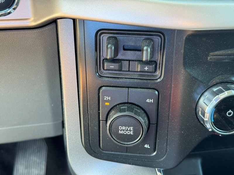 Ford F-150 Vehicle Full-screen Gallery Image 23