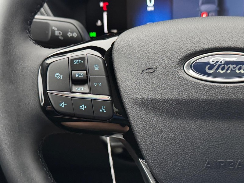 Ford Escape Vehicle Full-screen Gallery Image 22