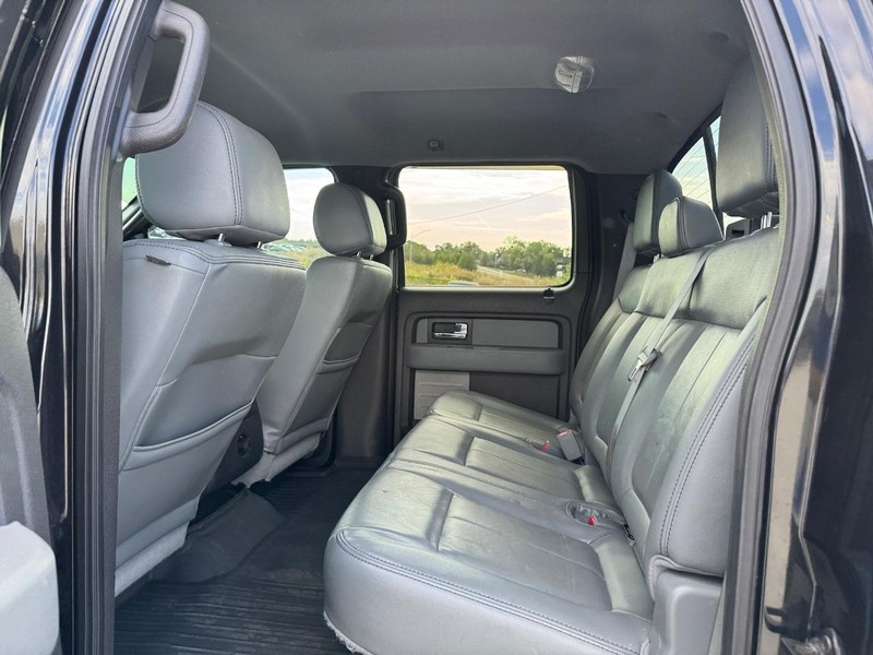 Ford F-150 Vehicle Full-screen Gallery Image 12
