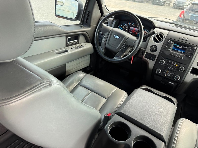 Ford F-150 Vehicle Full-screen Gallery Image 14