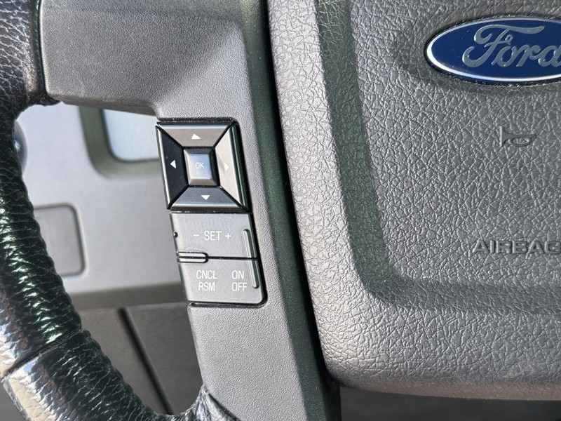 Ford F-150 Vehicle Full-screen Gallery Image 20