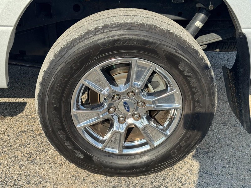 Ford F-150 Vehicle Full-screen Gallery Image 11