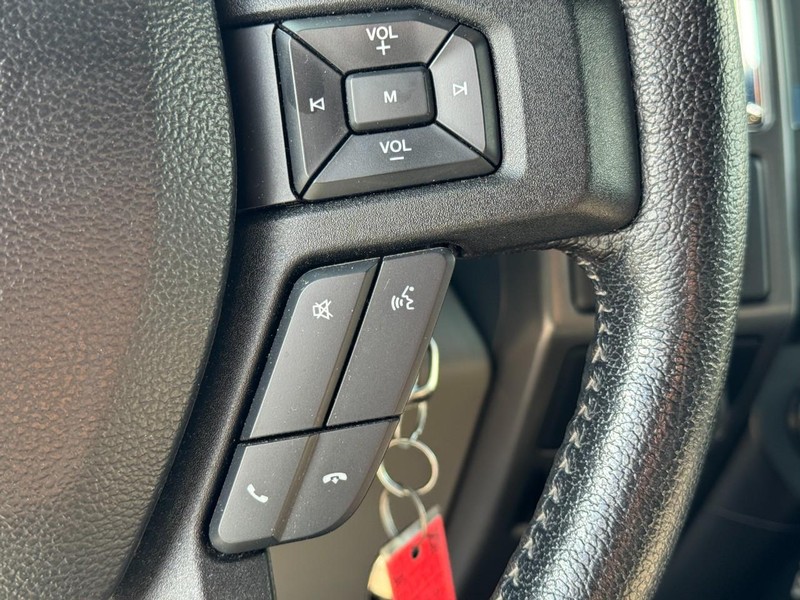 Ford F-150 Vehicle Full-screen Gallery Image 19