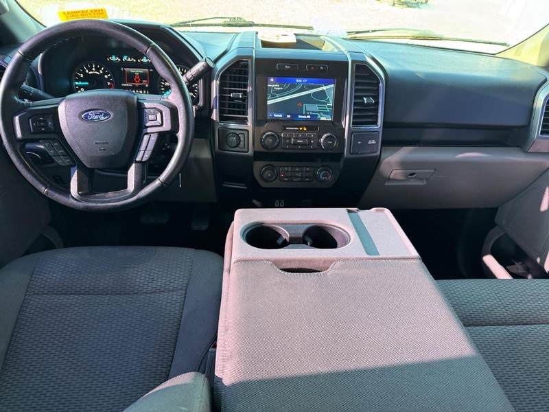 Ford F-150 Vehicle Full-screen Gallery Image 14