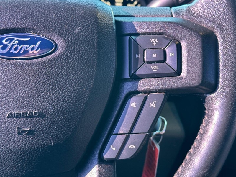 Ford F-150 Vehicle Full-screen Gallery Image 20