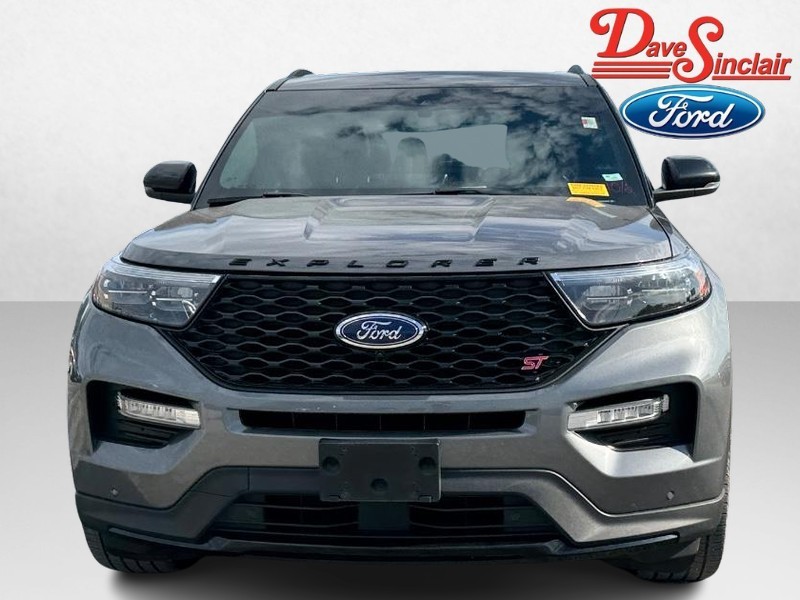 Ford Explorer Vehicle Full-screen Gallery Image 02