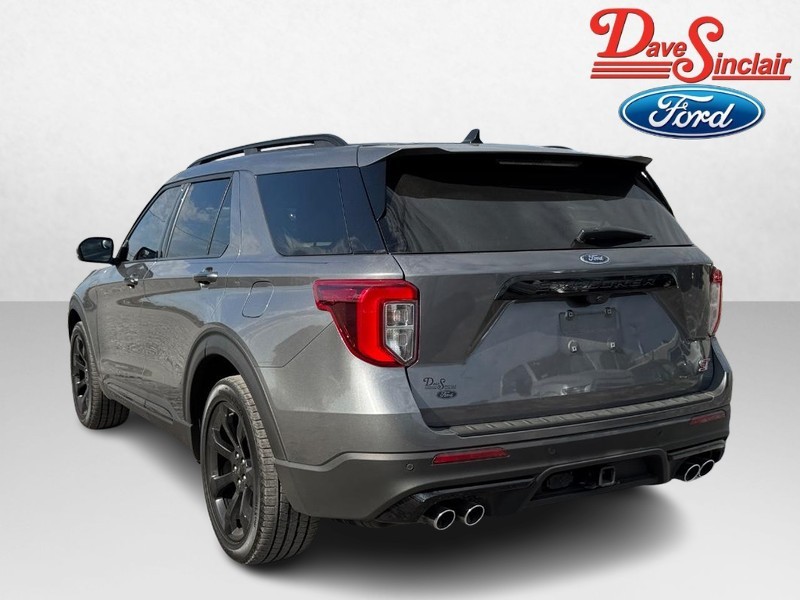 Ford Explorer Vehicle Full-screen Gallery Image 09