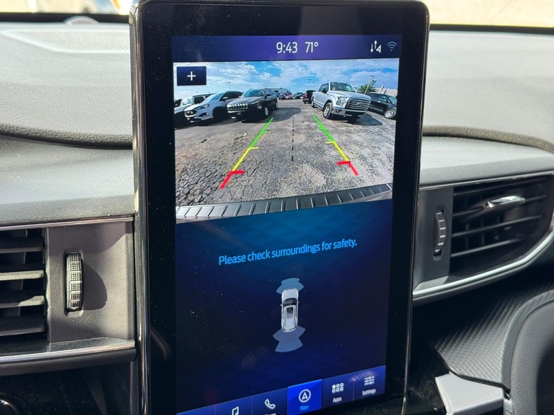 Ford Explorer Vehicle Full-screen Gallery Image 27