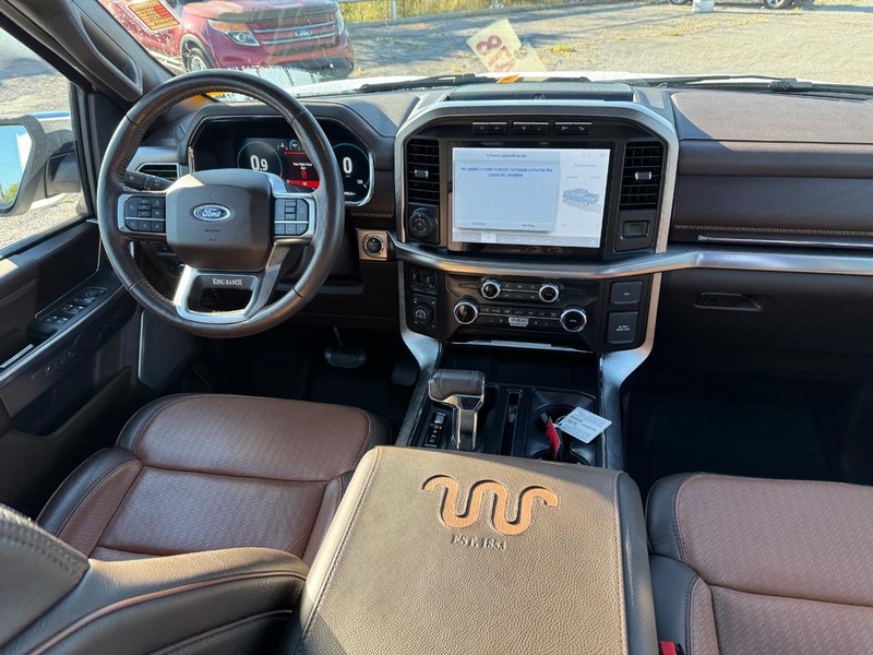 Ford F-150 Vehicle Full-screen Gallery Image 16