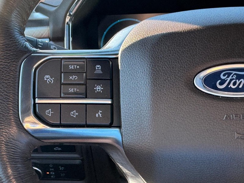 Ford F-150 Vehicle Full-screen Gallery Image 22
