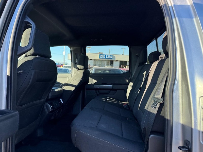 Ford F-150 Vehicle Full-screen Gallery Image 12