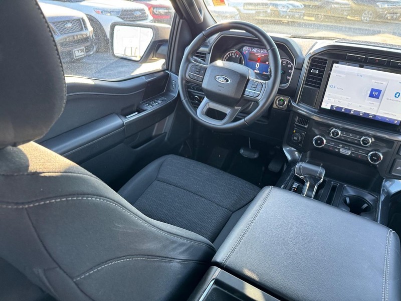 Ford F-150 Vehicle Full-screen Gallery Image 14