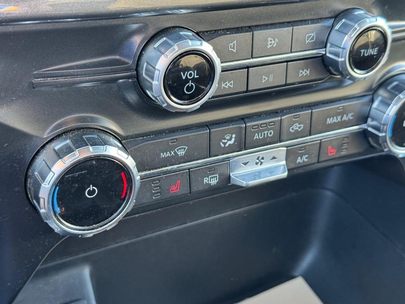 Ford F-150 Vehicle Full-screen Gallery Image 22