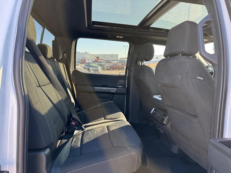 Ford F-150 Vehicle Full-screen Gallery Image 14