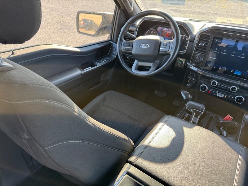 Ford F-150 Vehicle Full-screen Gallery Image 15