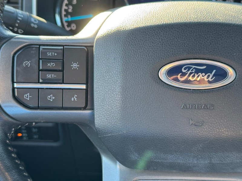 Ford F-150 Vehicle Full-screen Gallery Image 21