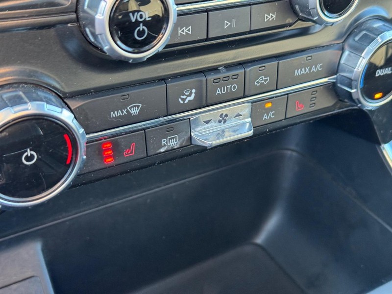 Ford F-150 Vehicle Full-screen Gallery Image 23