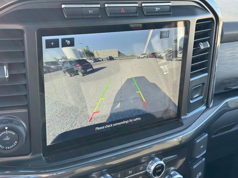 Ford F-150 Vehicle Full-screen Gallery Image 24