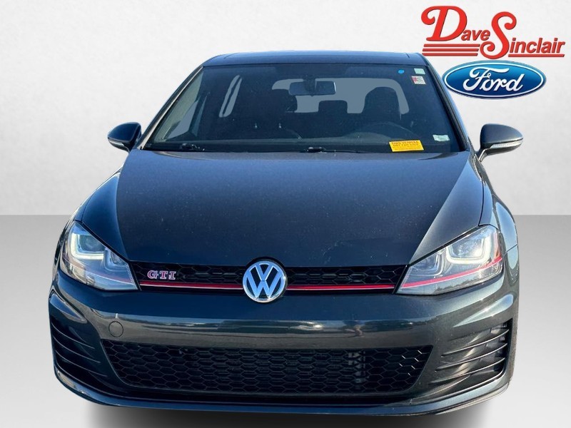 Volkswagen Golf GTI Vehicle Full-screen Gallery Image 02