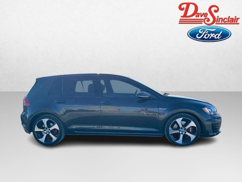 Volkswagen Golf GTI Vehicle Full-screen Gallery Image 05