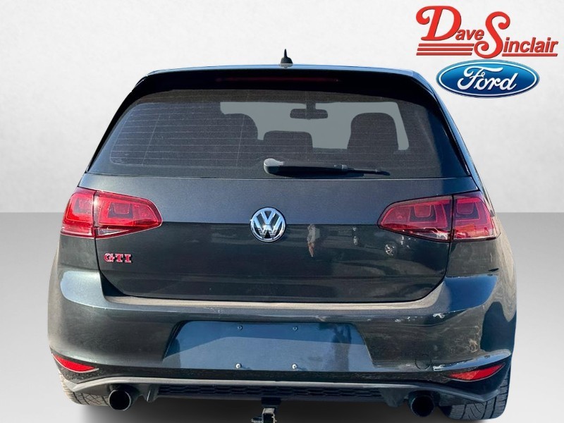 Volkswagen Golf GTI Vehicle Full-screen Gallery Image 08
