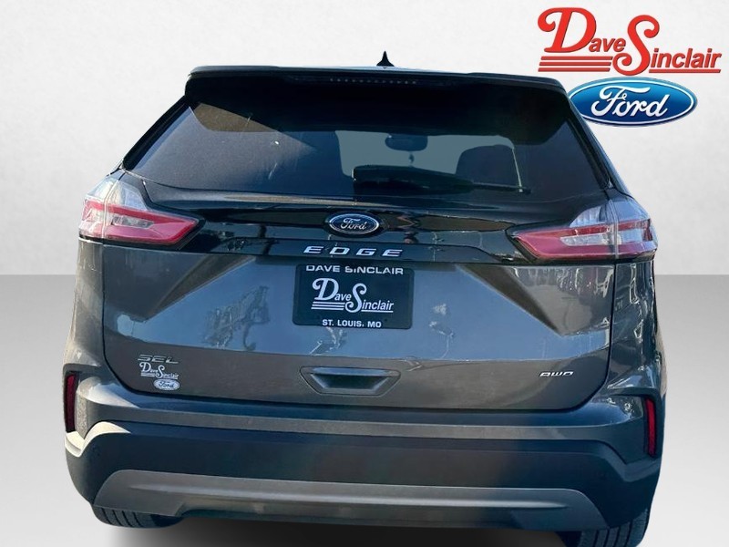 Ford Edge Vehicle Full-screen Gallery Image 08