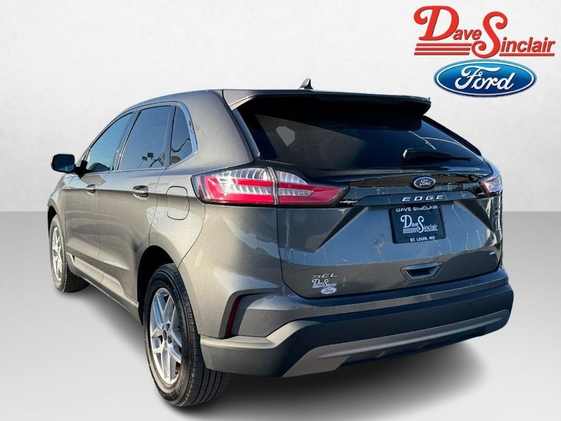Ford Edge Vehicle Full-screen Gallery Image 09